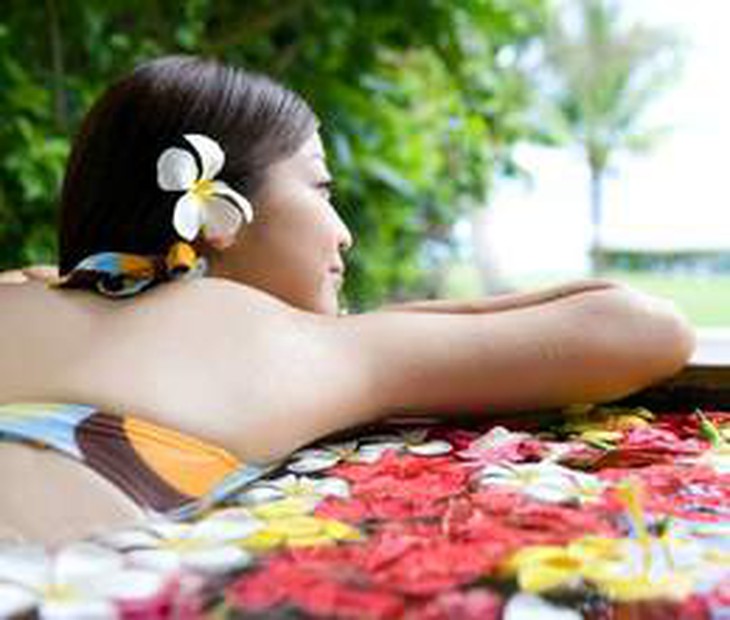 Tắm hoa, một phương pháp chữa bệnh độc đáo